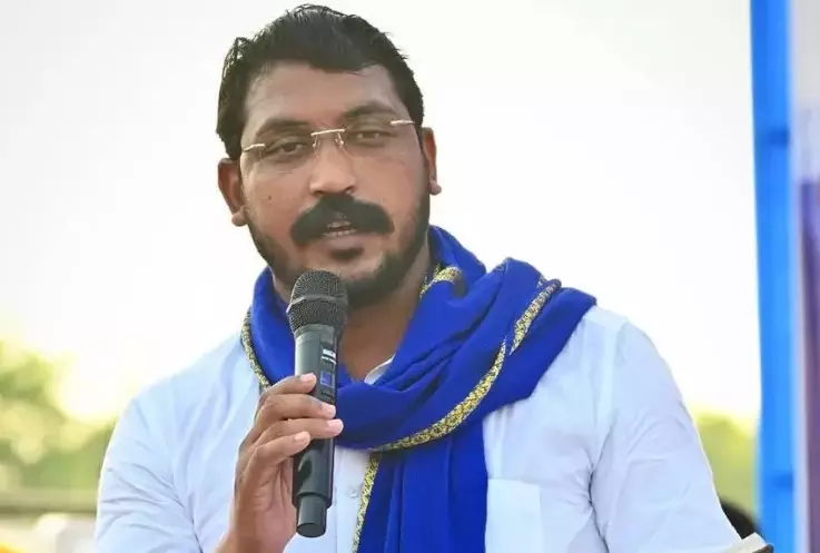 आजाद समाज पार्टी के मुखिया चंद्रशेखर आजाद ने साफ किया रुख, कार्यकर्ताओं को दिया जीत का मंत्र आजाद समाज पार्टी के मुखिया चंद्रशेखर आजाद ने साफ किया रुख, कार्यकर्ताओं को दिया जीत का मंत्र