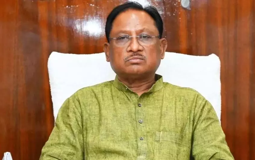 महुआ पेड़ की छांव में सुशासन की चौपाल: चुकतीपानी में मुख्यमंत्री का अचानक दौरा, बैगा समुदाय ने जताया आत्मीय स्वागत महुआ पेड़ की छांव में सुशासन की चौपाल: चुकतीपानी में मुख्यमंत्री का अचानक दौरा, बैगा समुदाय ने जताया आत्मीय स्वागत