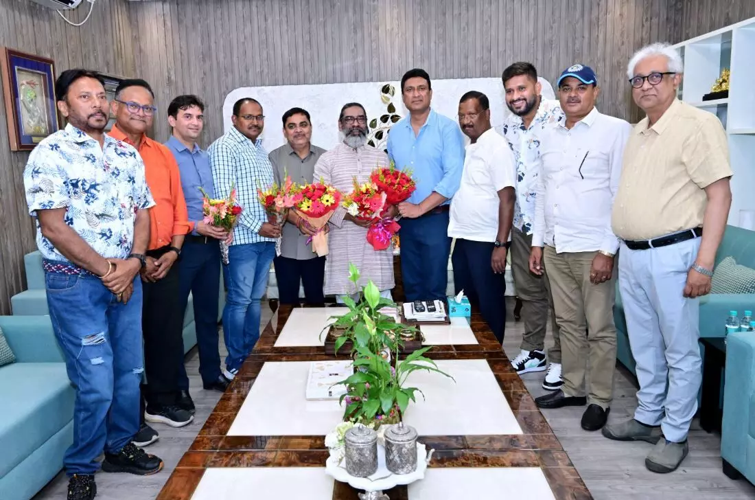 CM हेमंत सोरेन ने आवासीय कार्यालय में झारखंड स्टेट क्रिकेट एसोसिएशन, जेएससीए के नवनिर्वाचित अध्यक्ष समेत अन्य से की शिष्टाचार मुलाकात CM हेमंत सोरेन ने आवासीय कार्यालय में झारखंड स्टेट क्रिकेट एसोसिएशन, जेएससीए के नवनिर्वाचित अध्यक्ष समेत अन्य से की शिष्टाचार मुलाकात