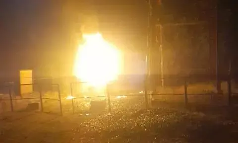 वॉटर फिल्टर प्लांट के ट्रांसफार्मर में लगी आग, आधे शहर को नहीं बंटा पानी, परेशान हुए लोग वॉटर फिल्टर प्लांट के ट्रांसफार्मर में लगी आग, आधे शहर को नहीं बंटा पानी, परेशान हुए लोग