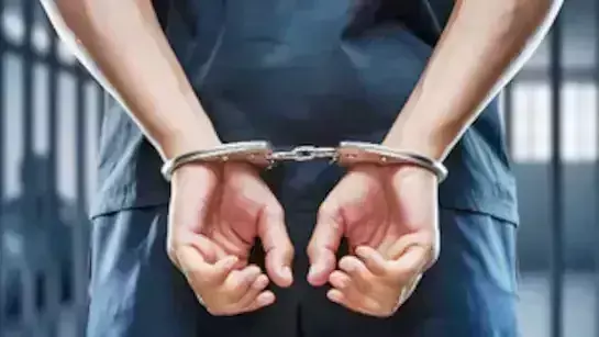 वायुसेना की वर्दी पहनकर खुद को जवान बताने वाला युवक गिरफ्तार