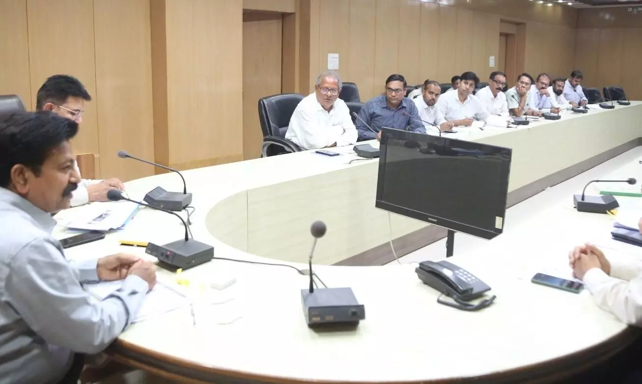 नल जल योजनाओं का कार्य समय सीमा में पूर्ण कराएं: कमिश्नर नल जल योजनाओं का कार्य समय सीमा में पूर्ण कराएं: कमिश्नर