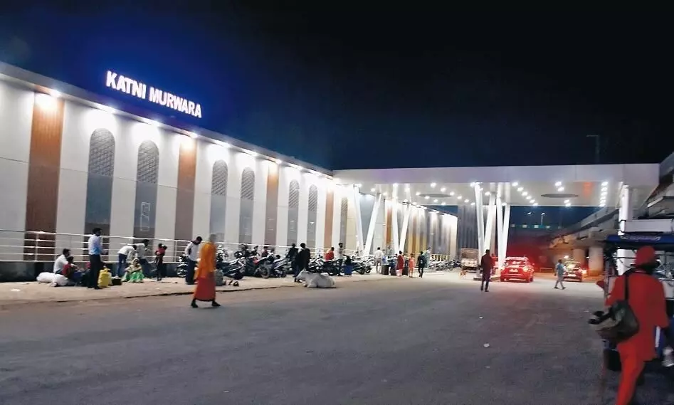 स्टेशनों का लुक बदला, पीएम मोदी करेंगे वर्चुअल लोकार्पण स्टेशनों का लुक बदला, पीएम मोदी करेंगे वर्चुअल लोकार्पण