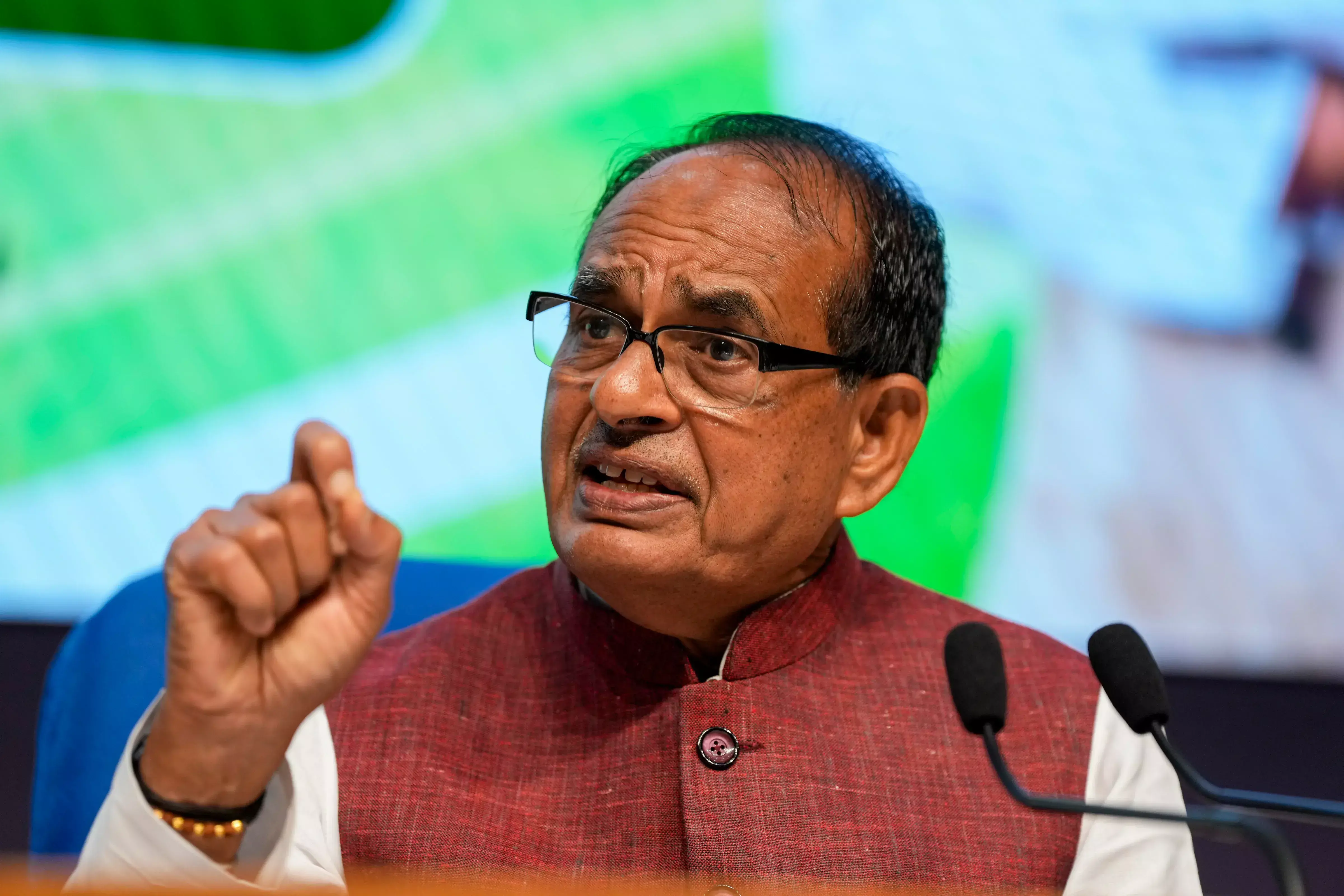 विकसित भारत बनाने कृषि विकास दर 5 प्रतिशत बनाए रखना जरूरी - शिवराज विकसित भारत बनाने कृषि विकास दर 5 प्रतिशत बनाए रखना जरूरी - शिवराज