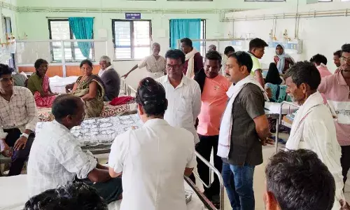 आंधी से गिरे आम का रस पीने से शिवनी (बु.) के 6 लोगों को विषबाधा
