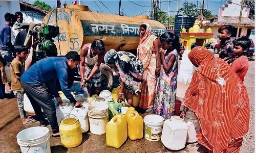 भीषण गर्मी में आधे शहर में छाया जलसंकट भीषण गर्मी में आधे शहर में छाया जलसंकट