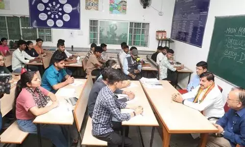 मुख्यमंत्री डॉ. यादव ने होल्कर साइंस कॉलेज के विद्यार्थियों से किया संवाद