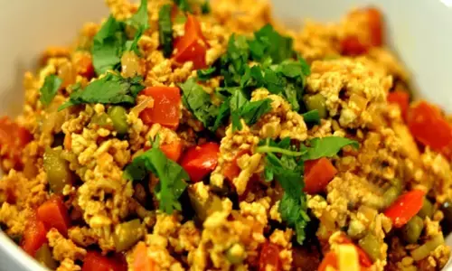 खाने में चाहते हैं कुछ अच्छा और टेस्टी खाना, तो ट्राई करें स्ट्रीट स्टाइल अमृतसरी पनीर भुर्जी, जानें पूरी रेसिपी