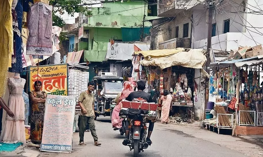 मास्टर प्लान में तो 60 फीट की सड़क, 30 फीट पर अवैध कब्जे मास्टर प्लान में तो 60 फीट की सड़क, 30 फीट पर अवैध कब्जे