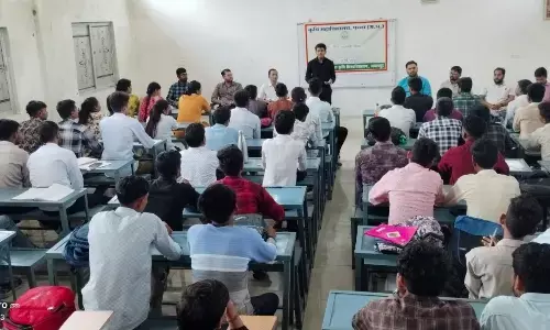 कृषि महाविद्यालय में मनाया गया विश्व मधुमक्खी दिवस कृषि महाविद्यालय में मनाया गया विश्व मधुमक्खी दिवस