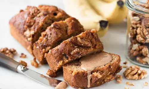 मार्केट जैसा सॉफ्ट एंड स्पंजी बनाना केक बनाएं घर पर, बच्चे हो जाएंगे खुश, यहां जानें पूरी रेसिपी