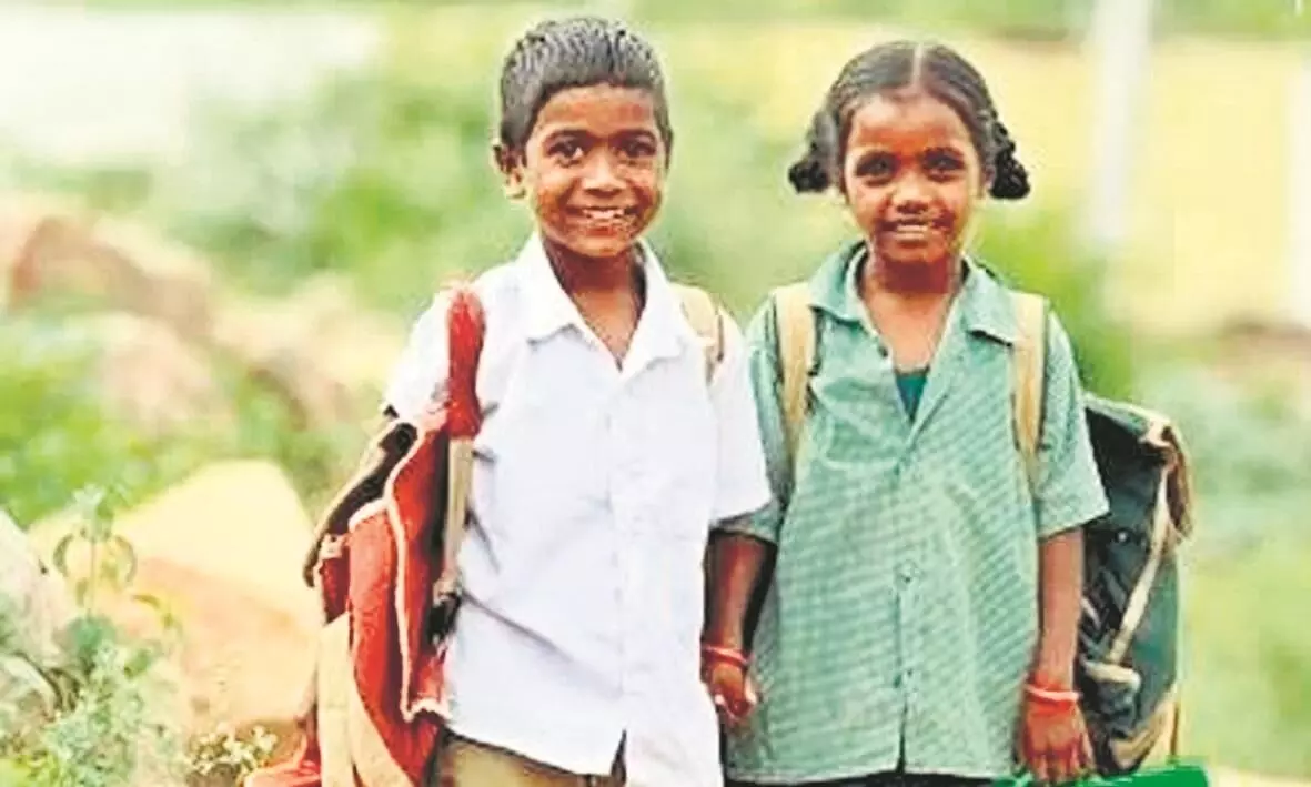 300 रुपए में गणवेश तैयार करना मुख्याध्यापकों के लिए चुनौती 300 रुपए में गणवेश तैयार करना मुख्याध्यापकों के लिए चुनौती