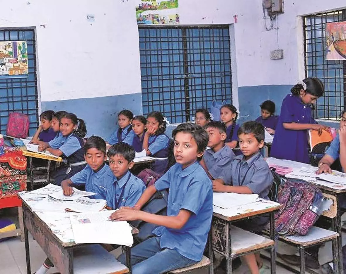 मनपा में छात्रों को नि:शुल्क प्रवेश मिलेगा, गणवेश और पाठ्यपुस्तकें भी मनपा में छात्रों को नि:शुल्क प्रवेश मिलेगा, गणवेश और पाठ्यपुस्तकें भी
