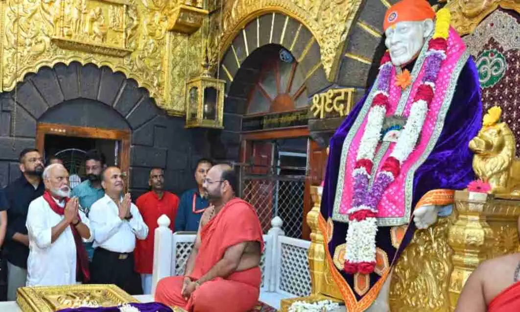 साईं दरबार पहुंचे भुजबल ने कहा - पालकमंत्री पद के विवाद में नहीं पड़ना, सेवक ही रहने दीजिए साईं दरबार पहुंचे भुजबल ने कहा - पालकमंत्री पद के विवाद में नहीं पड़ना, सेवक ही रहने दीजिए