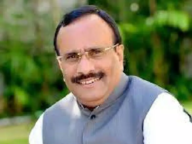ढाई साल दिव्यांग विभाग को मिले स्वतंत्र मंत्री, कैबिनेट मंत्री अतुल सावे को दी गई जिम्मेदारी ढाई साल दिव्यांग विभाग को मिले स्वतंत्र मंत्री, कैबिनेट मंत्री अतुल सावे को दी गई जिम्मेदारी