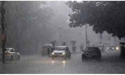 आष्टी में मूसलधार बारीश से उफान पर नदी- नाले, फसल बर्बाद होने से बेबस किसान आष्टी में मूसलधार बारीश से उफान पर नदी- नाले, फसल बर्बाद होने से बेबस किसान