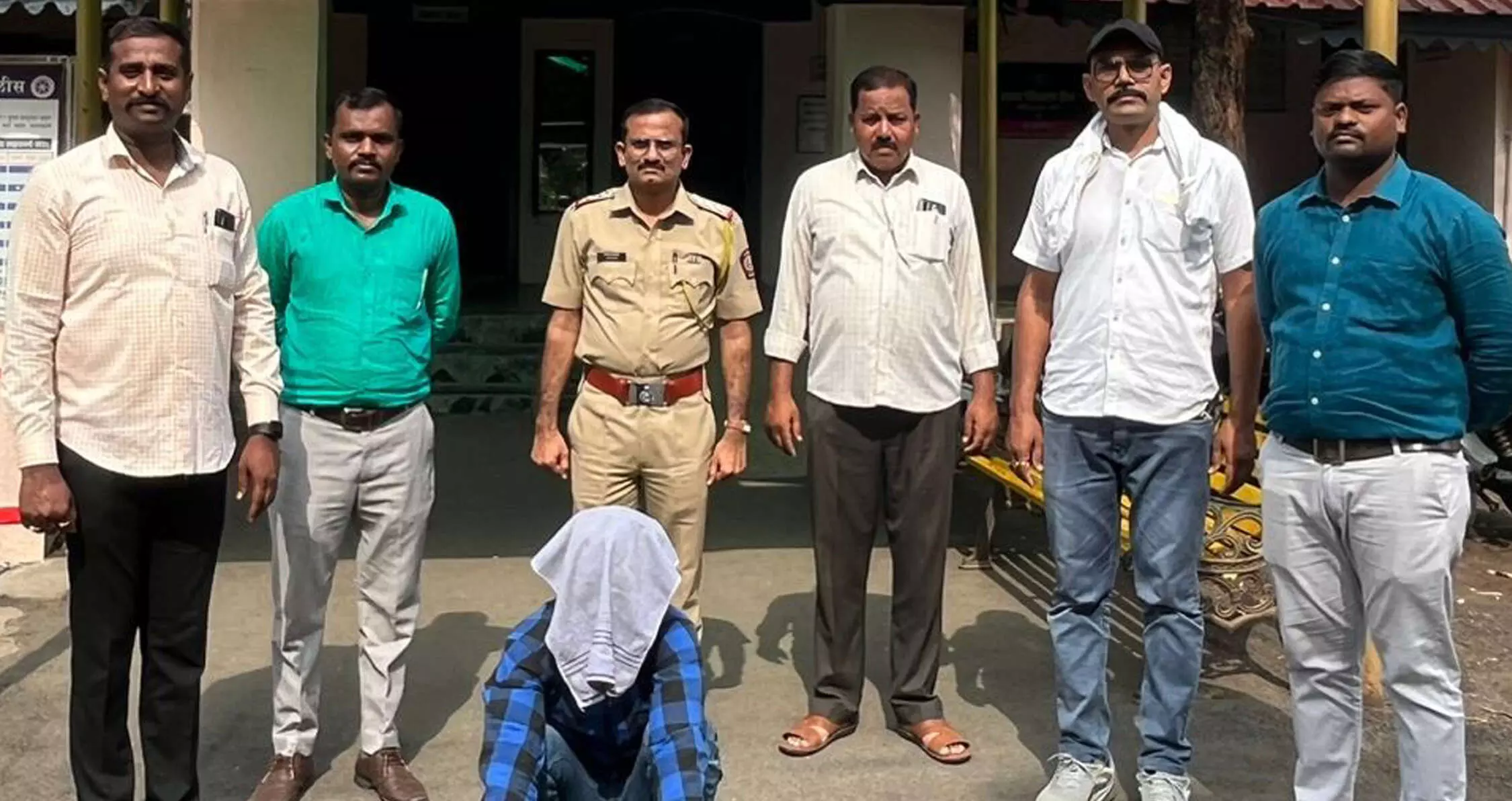 अमरावती में दुल्हन के प्रेमी ने बेरहमी से दूल्हे को मौत के घाट उतारा अमरावती में दुल्हन के प्रेमी ने बेरहमी से दूल्हे को मौत के घाट उतारा