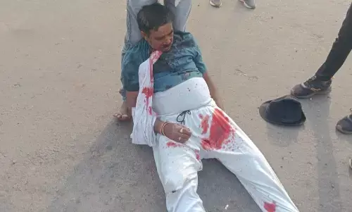 दो बाइकों की जबरदस्त भिडंत, साठ वर्षीय युवक की इलाज के दौरान मौत दो बाइकों की जबरदस्त भिडंत, साठ वर्षीय युवक की इलाज के दौरान मौत