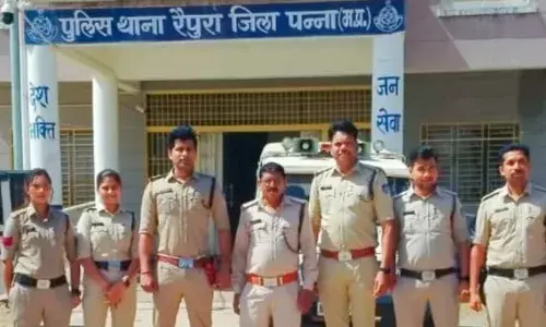 रैपुरा पुलिस की तत्परता के साथ १४ वर्षीय बालक को जबलपुर से किया दस्तयाब रैपुरा पुलिस की तत्परता के साथ १४ वर्षीय बालक को जबलपुर से किया दस्तयाब