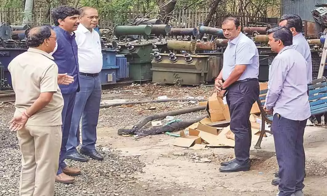 विद्युत उपकरणों का मरम्मत कार्य मानसून से पहले पूरा करें जिम्मेदार विद्युत उपकरणों का मरम्मत कार्य मानसून से पहले पूरा करें जिम्मेदार