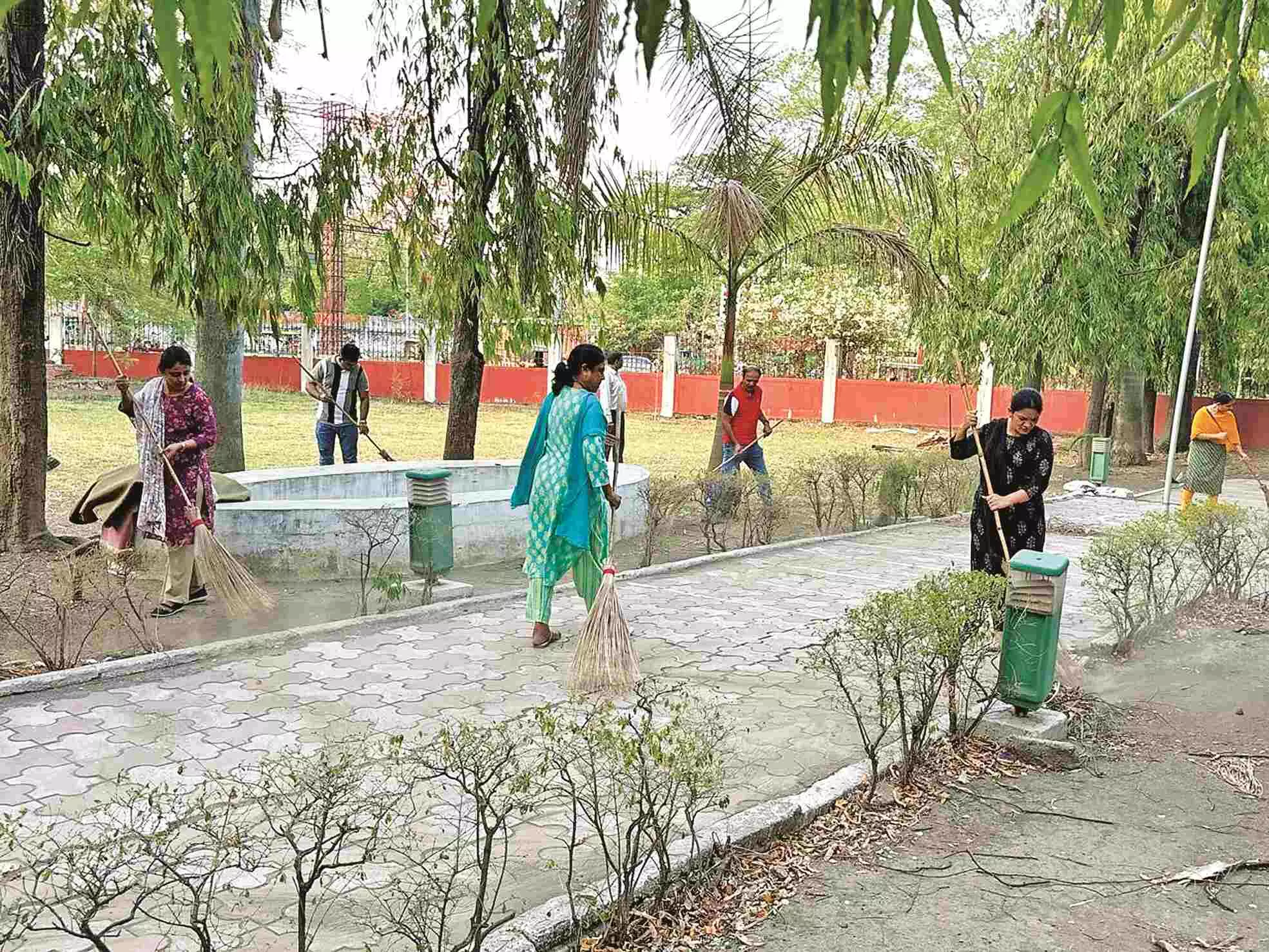 पर्यावरण संरक्षण के लिए स्वच्छता ही सेवा अभियान, कृषि महाविद्यालय 18 विभागों में कार्यक्रम पर्यावरण संरक्षण के लिए स्वच्छता ही सेवा अभियान, कृषि महाविद्यालय 18 विभागों में कार्यक्रम