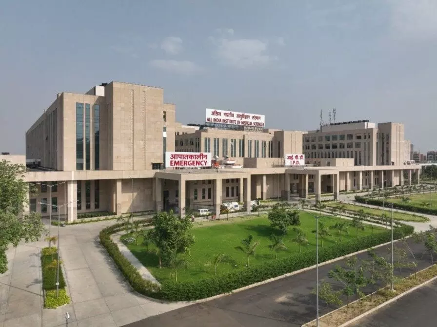 एम्स में 900 ग्राम नवजात शिशु की हार्ट सर्जरी, सांस लेने में हो रही थी परेशानी एम्स में 900 ग्राम नवजात शिशु की हार्ट सर्जरी, सांस लेने में हो रही थी परेशानी