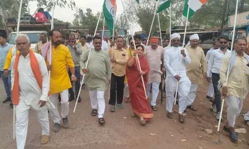 शाहनगर में सेना के सम्मान में निकाली तिरंगा यात्रा