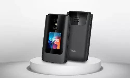 TCL Flip 4 5G क्लासिक क्लैमशेल डिजाइन और क्वालकॉम प्रोसेसर के साथ हुआ लॉन्च, जानिए कीमत और खूबियां