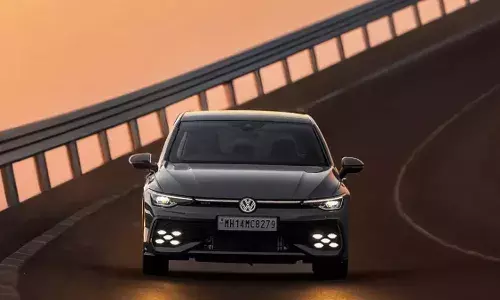 Volkswagen Golf GTI भारत में दमदार इंजन और शानदार फीचर्स के साथ हुई लॉन्च, कीमत 53 लाख रुपए