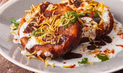 घर पर ही बनाना चाहते हैं मार्केट जैसी कुरकुरी आलू की टिक्की, तो यहां देखें रेसिपी, एक बार में आ जाएगी समझ