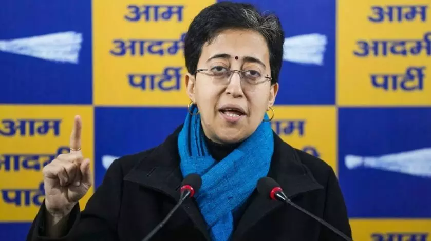 दिल्ली में विधानसभा समितियों पर गरमाई सियासत, आतिशी ने स्पीकर और भाजपा सरकार पर साधा निशाना दिल्ली में विधानसभा समितियों पर गरमाई सियासत, आतिशी ने स्पीकर और भाजपा सरकार पर साधा निशाना