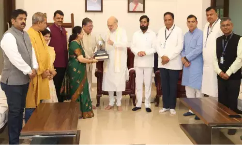 वीर सावरकर के गीत को मिला अमित शाह के हाथों राज्य सरकार का पुरस्कार