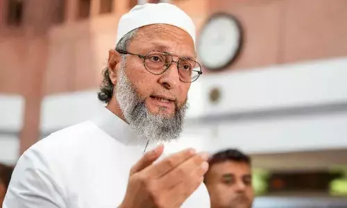 कुवैत में ओवैसी ने पाकिस्तान को जमकर लगाई लताड़, आसिम मुनीर को बताया बेवकूफ जोकर, शहबाज शरीफ पर भी साधा निशाना कुवैत में ओवैसी ने पाकिस्तान को जमकर लगाई लताड़, आसिम मुनीर को बताया बेवकूफ जोकर, शहबाज शरीफ पर भी साधा निशाना