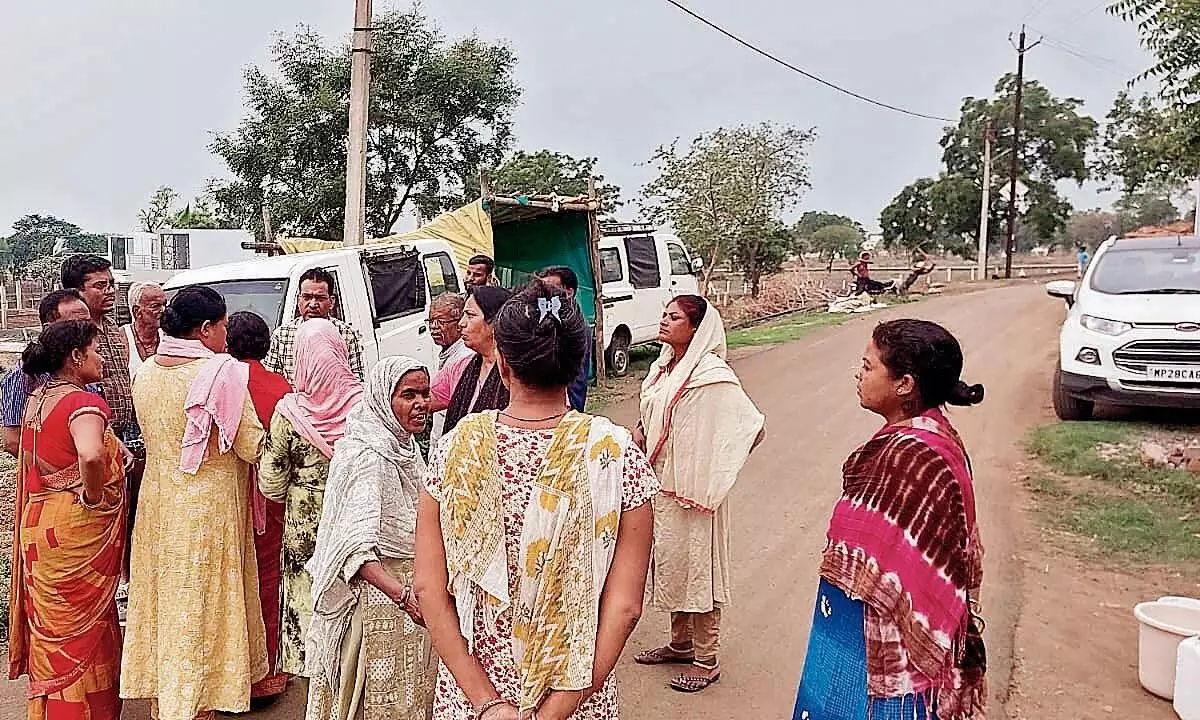 मोहरली में पानी को तरसे रहवासी, लगातार सप्लाई में आ रही बाधा मोहरली में पानी को तरसे रहवासी, लगातार सप्लाई में आ रही बाधा