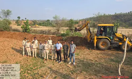 दक्षिण वनमण्डल की पवई वन विभाग टीम ने अतिक्रमण के विरूद्ध की कार्यवाही दक्षिण वनमण्डल की पवई वन विभाग टीम ने अतिक्रमण के विरूद्ध की कार्यवाही