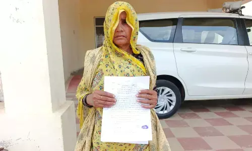 कैंसर पीडि़त महिला को पुत्र की मृत्यु के बाद नहीं मिल पा रही अनुग्रह राशि कैंसर पीडि़त महिला को पुत्र की मृत्यु के बाद नहीं मिल पा रही अनुग्रह राशि