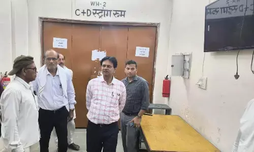 ईव्हीएम वेयरहाउस का किया मासिक निरीक्षण ईव्हीएम वेयरहाउस का किया मासिक निरीक्षण