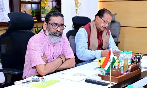 मुख्यमंत्री हेमंत सोरेन को अधिकारियों ने 16वें वित्त आयोग की टीम के झारखंड दौरे के मद्देनजर राज्य सरकार की तैयारियों से अवगत कराया