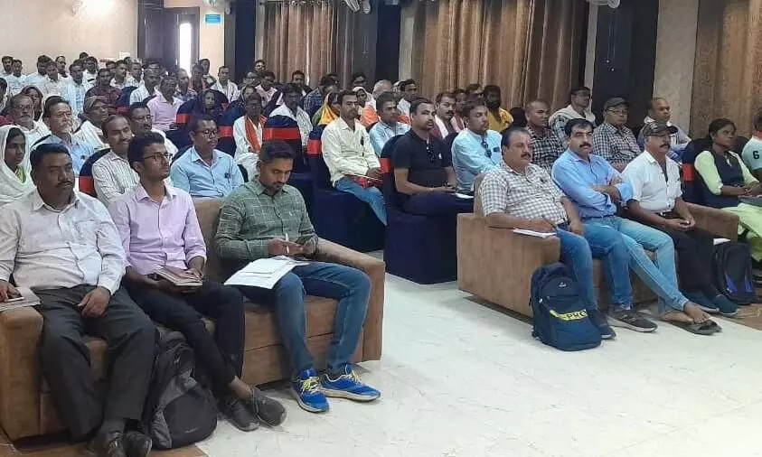 जल गंगा संवर्धन अभियान प्रारंभ होने के दो माह बाद तकनीकी प्रशिक्षण कार्यशाला का आयोजन जल गंगा संवर्धन अभियान प्रारंभ होने के दो माह बाद तकनीकी प्रशिक्षण कार्यशाला का आयोजन
