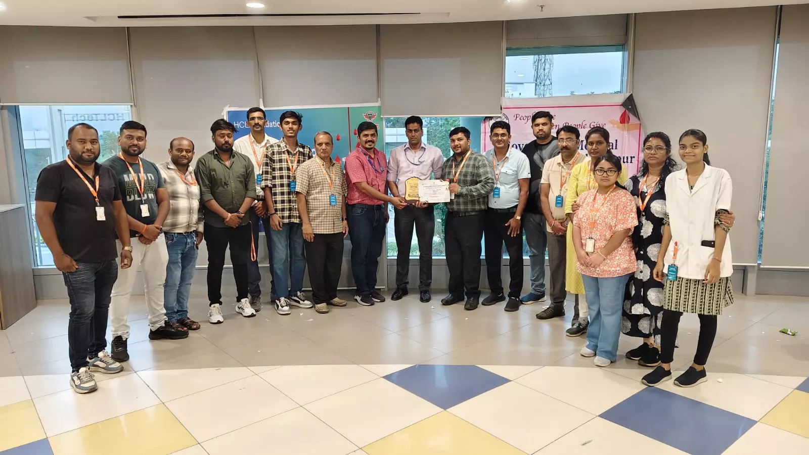 रक्त की कमी से किसी को जान न गंवानी पड़े इसलिए 66 लोगों ने किया स्वैच्छिक रक्तदान रक्त की कमी से किसी को जान न गंवानी पड़े इसलिए 66 लोगों ने किया स्वैच्छिक रक्तदान