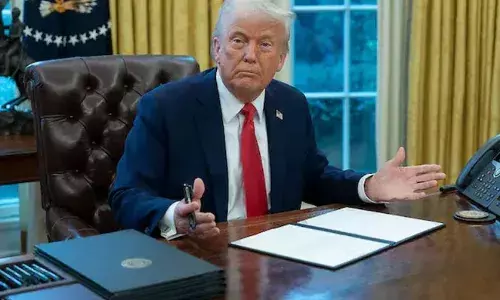 अपने अधिकार क्षेत्र से आगे बढ़ रहे राष्ट्रपति, अमेरिकी कोर्ट ने ट्रंप टैरिफ को बताया असंवैधानिक, लगाई रोक