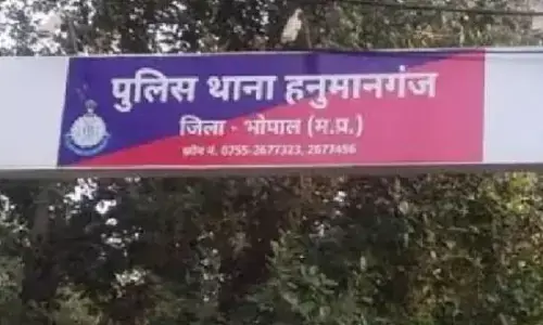 नादरा बस स्टैंड के पास से एमसीयू स्टूडेंट से दो बाइक सवार बदमाशों ने डंडा मारकर छीना मोबाइल, चार दिन बाद भी बदमाशों का पता लगाने में नाकाम रही पुलिस