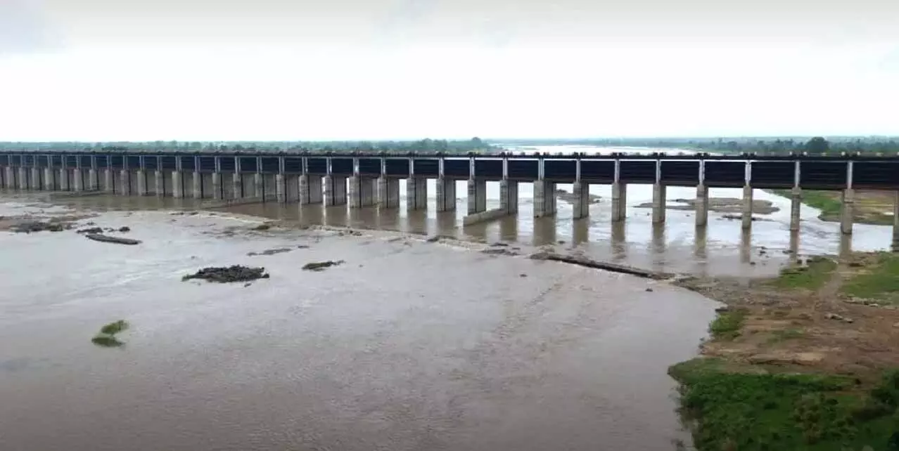 जलस्तर घटाने बारी-बारी से खोले जाएंगे चिचडोह बैरेज के 38 गेट जलस्तर घटाने बारी-बारी से खोले जाएंगे चिचडोह बैरेज के 38 गेट