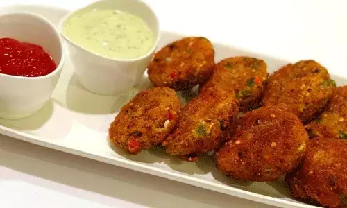 एक बार जरूर ट्राई करें सूजी से  बना ये चटपटा नाश्ता, कचोरी-समोसा खाना भूल ही जाएंगे
