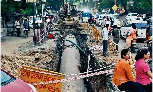 अमृत-2 प्रोजेक्ट- न यातायात का ध्यान, न ही सुरक्षा के इंतजाम अव्यवस्थित तरीके से चल रहा काम अमृत-2 प्रोजेक्ट- न यातायात का ध्यान, न ही सुरक्षा के इंतजाम अव्यवस्थित तरीके से चल रहा काम