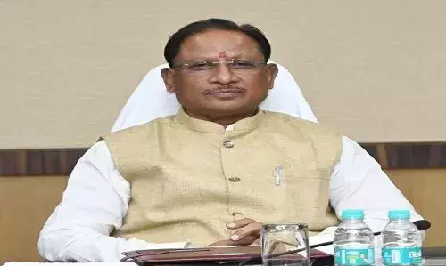 मुख्यमंत्री ने सावरकर सौरभ स्मारिका का किया विमोचन
