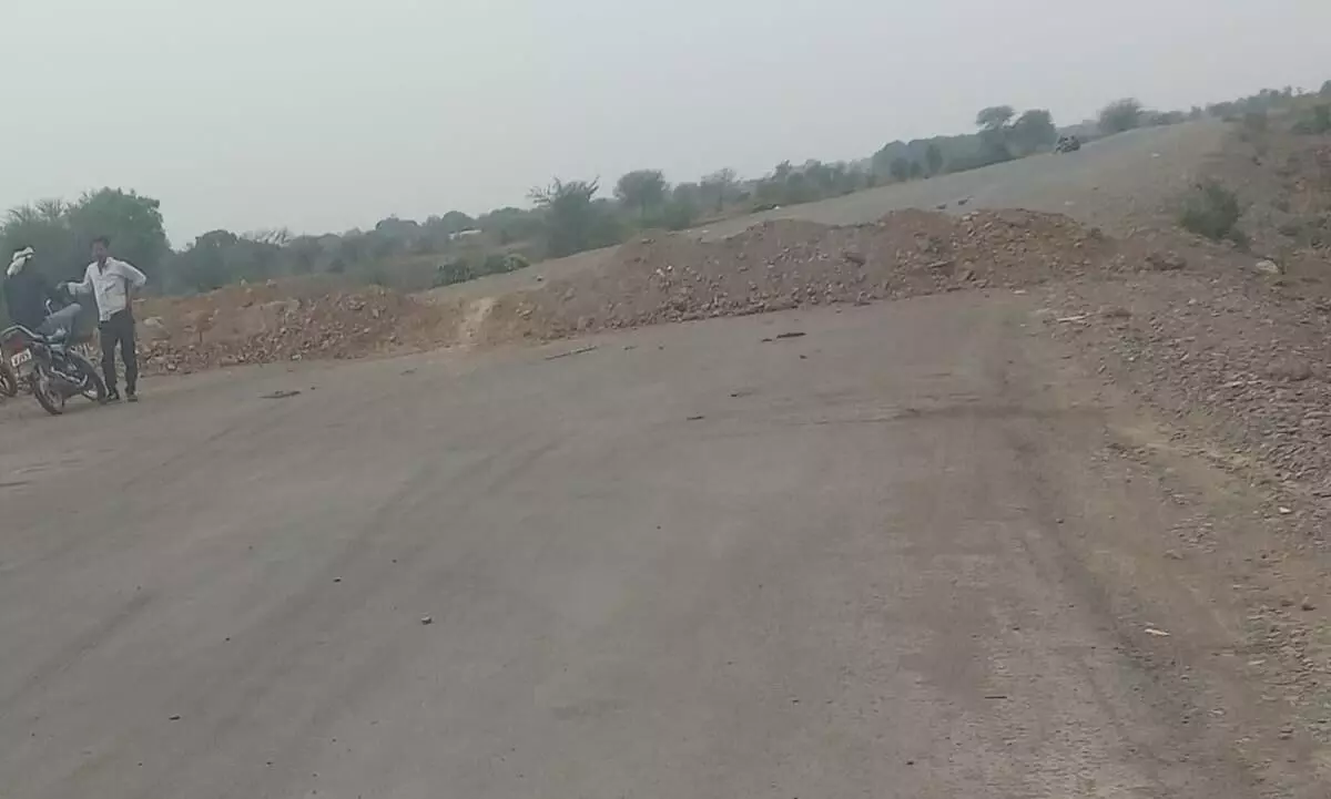 अमानगंज में बायपास बंद होने से यातायात चरमराया, नागरिक हलाकान अमानगंज में बायपास बंद होने से यातायात चरमराया, नागरिक हलाकान