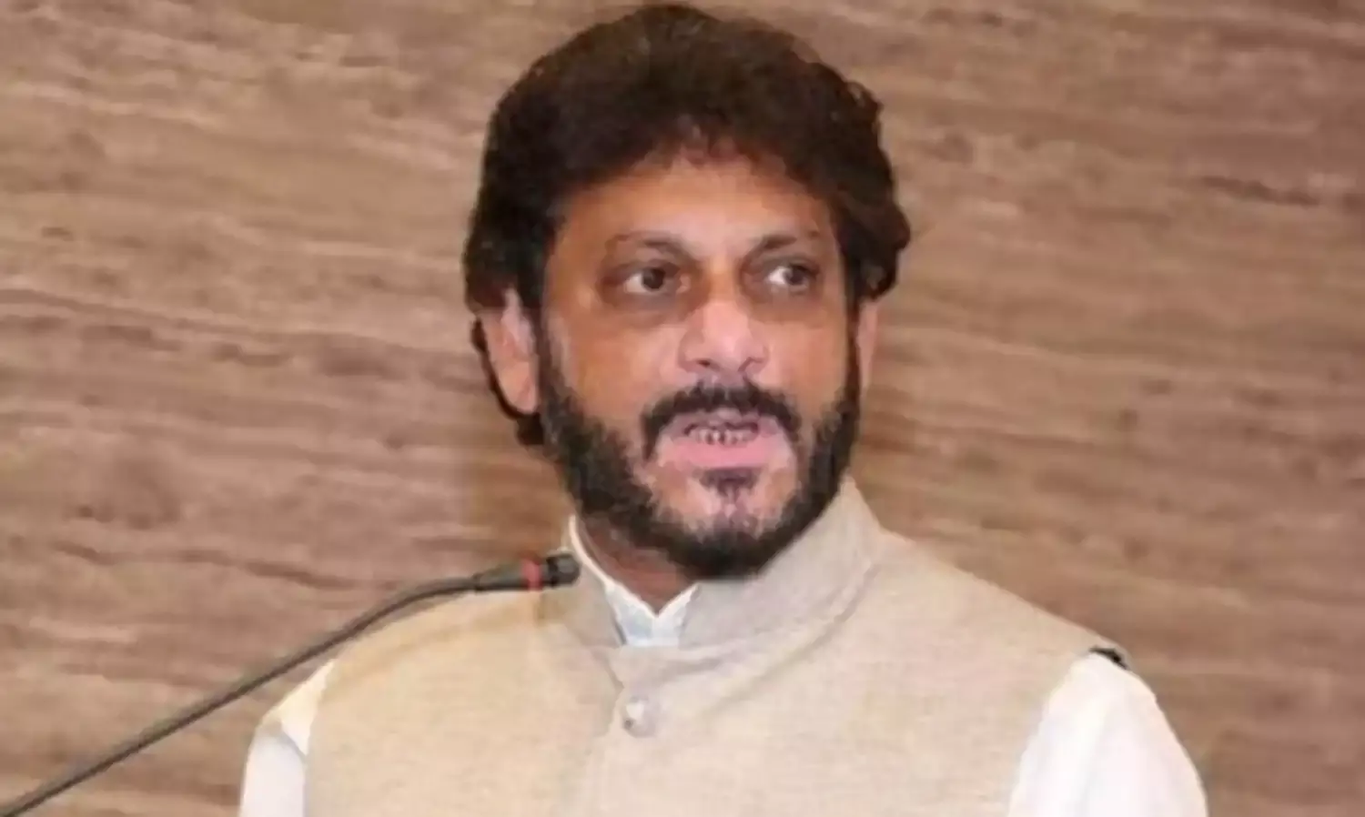 सोशल मीडिया पर आपत्तिजनक टिप्पणी करने वाली इन्फ्लुएंसर शर्मिष्ठा पनोली गिरफ्तार, AIMIM के नेता वारिस पठान ने दी प्रतिक्रिया