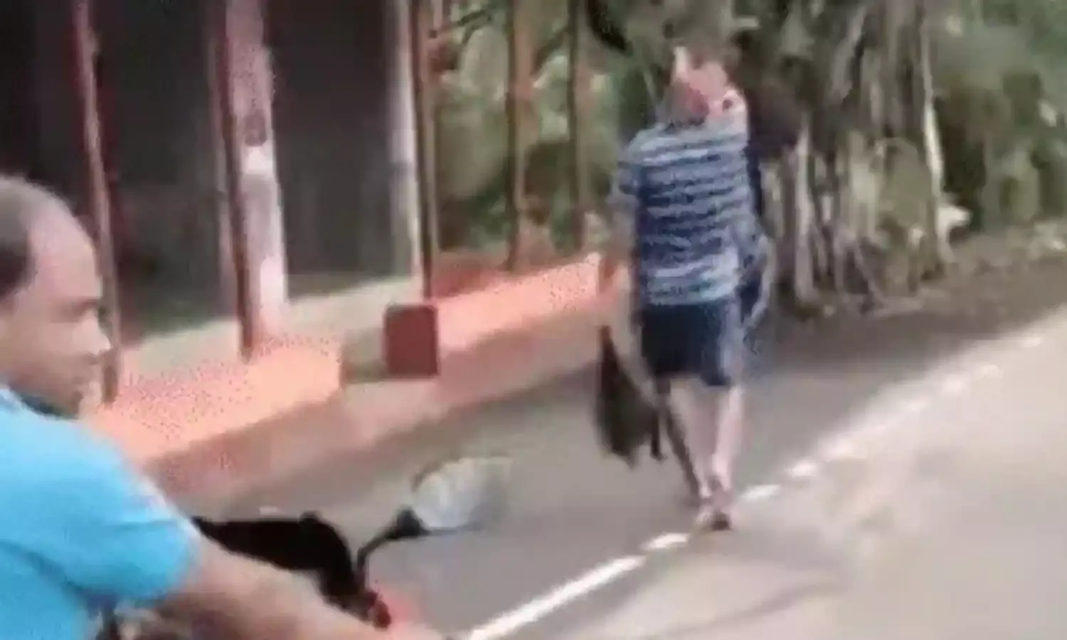 धारदार हथियार से काटा साली का सिर, हाथ में लेकर सड़कों पर घूमा, पुलिस ने किया गिरफ्तार