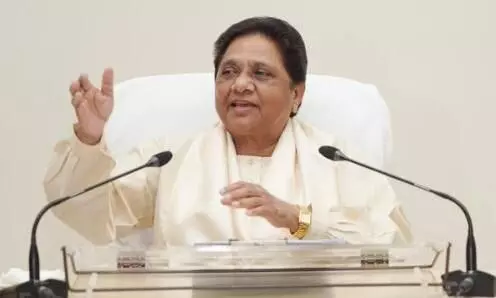 बसपा चीफ मायावती ने बीजेपी की योगी सरकार पर साधा निशाना, कहा कानून का राज सही से नहीं चल रहा बसपा चीफ मायावती ने बीजेपी की योगी सरकार पर साधा निशाना, कहा कानून का राज सही से नहीं चल रहा